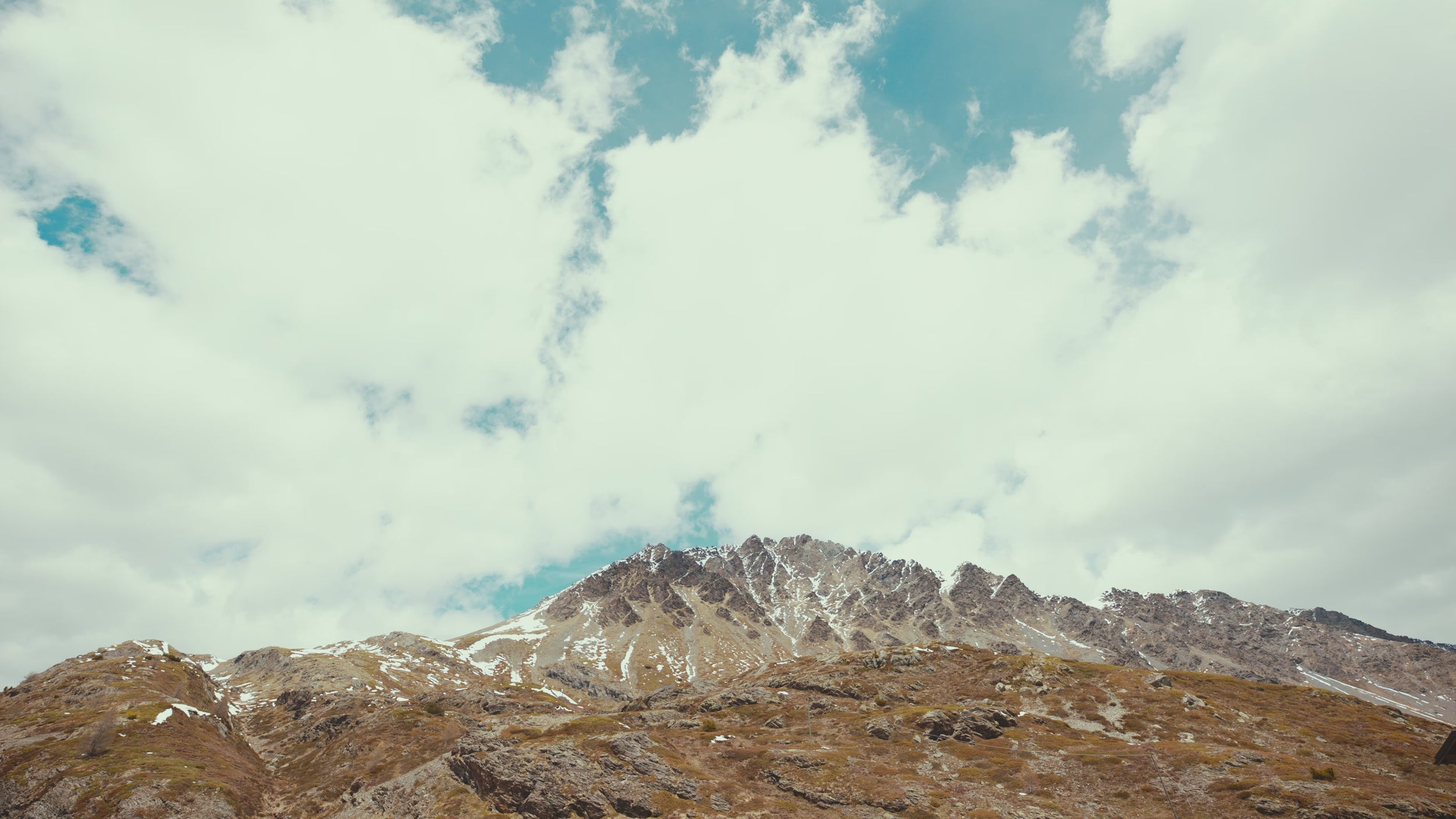 KOLON SPORT brand film, logo ending trimmed, desktop 16:9